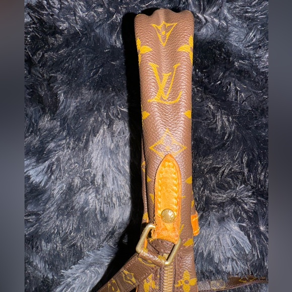 Louis Vuitton Danube Monogram Canvas MM Handbag - Picture 6 of 11